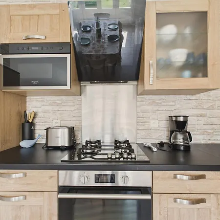 100m De La - Maison Pour 4 A St Hilaire *