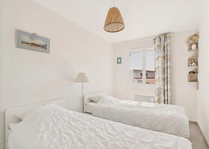 100m De La - Maison Pour 4 A St Hilaire