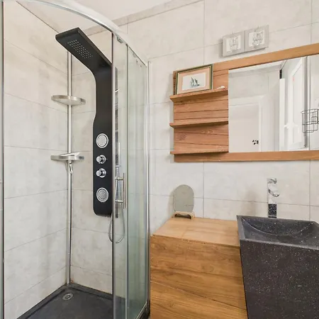 100m De La - Maison Pour 4 A St Hilaire בית נופש