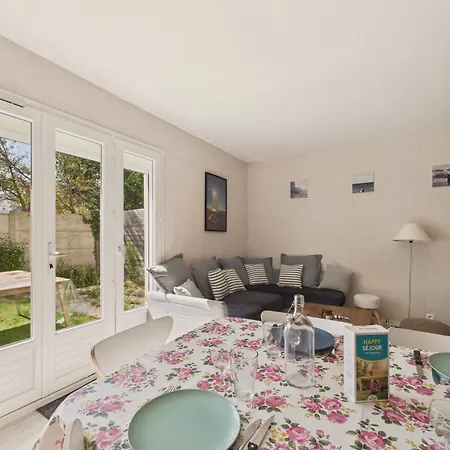 100m De La - Maison Pour 4 A St Hilaire בית נופש